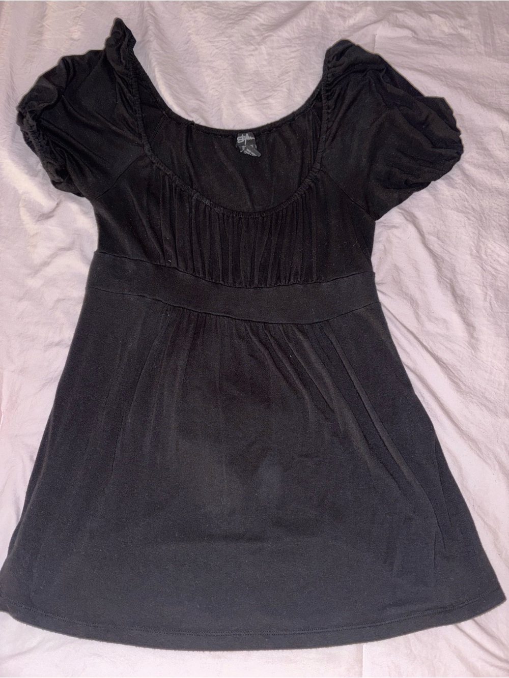 Black Scoop Neck Short Sleeve Tunic Top